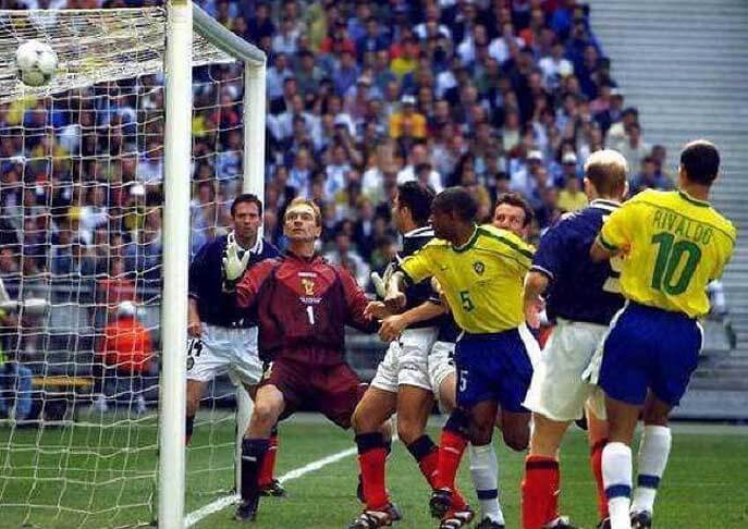 Бразилия - Шотландия на ЧМ-1998