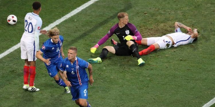 Исландлия побеждает Англию 