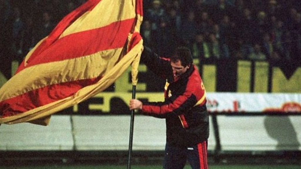 Грэм Суннес устанавливает флаг "Галатасарая"