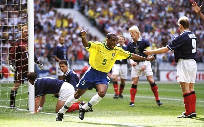 Сборная Бразилии-1998: первый гол