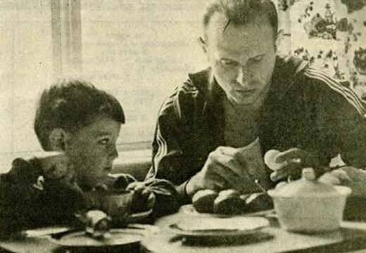 Эдуард Стрельцов с сыном Игорем