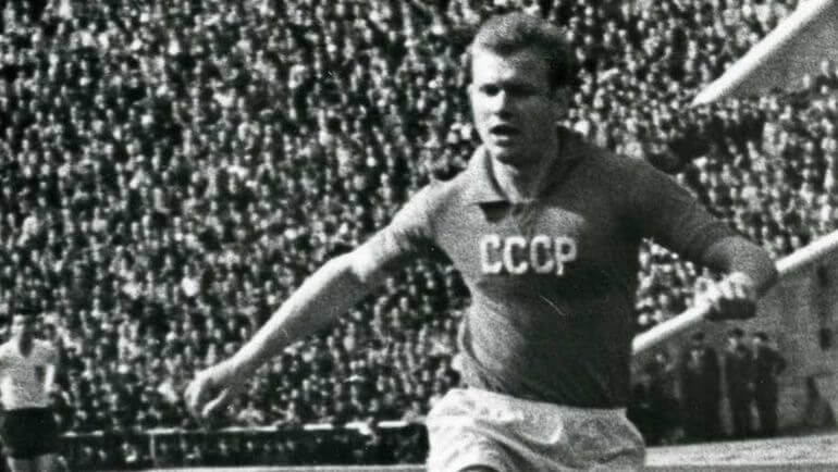 Футболист сборной СССР Эдуард Стрельцов