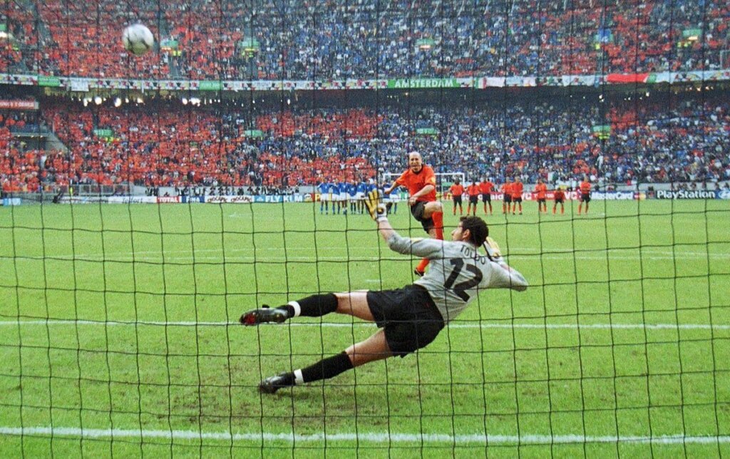 Евро-2000: Голландия - Италия