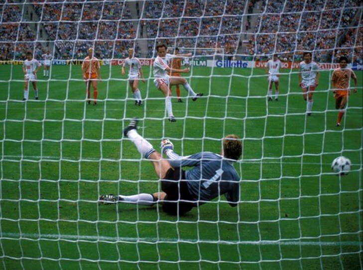 Финал Евро-1988: Беланов не забивает пенальти
