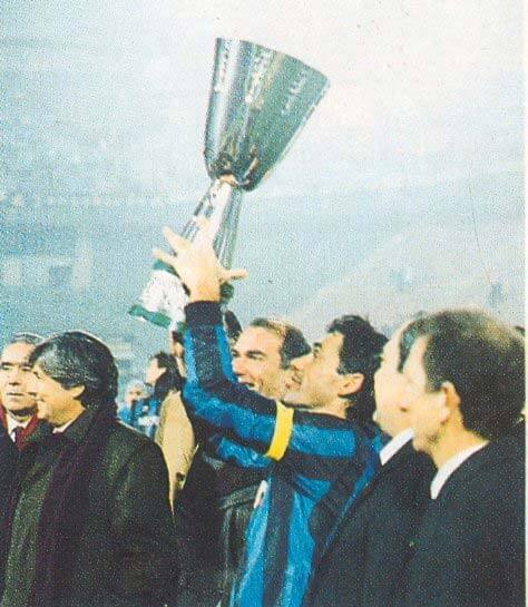 Обладатель Суперкубка Италии Джузеппе Барези