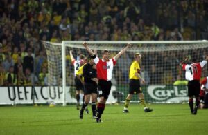 Финал Кубка УЕФА-2002: финальный свисток