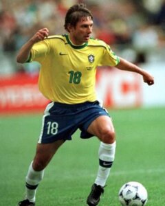Футболист сборной Бразилии Леонардо