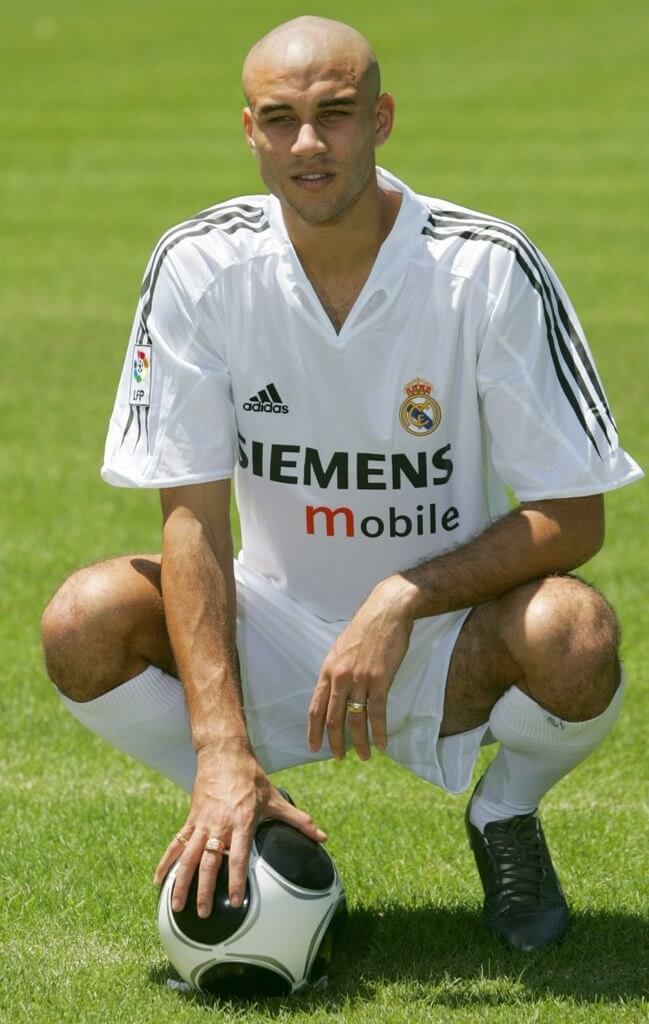 Футболист Карлос Диого