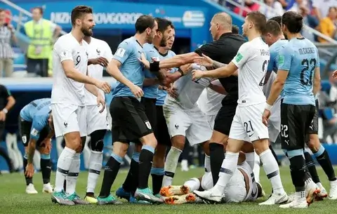 Франция - Уругвай на ЧМ-2018: потасовка