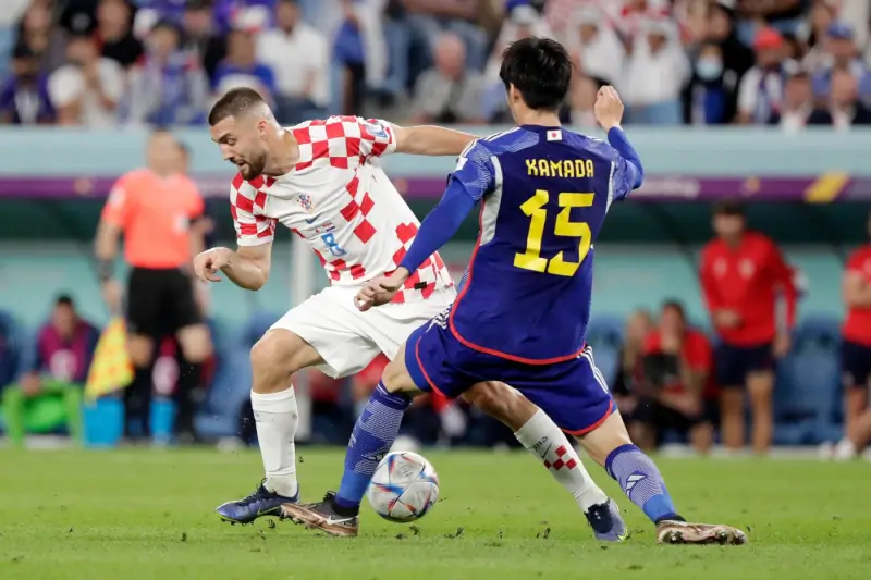 Хорватия - Япония на ЧМ-2022: борьба за мяч